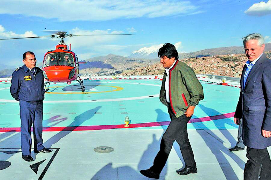 Helicóptero del gobierno masista