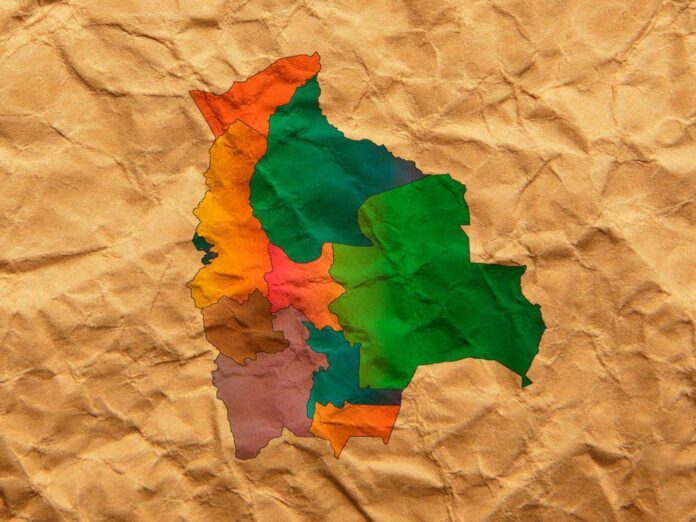 Bolivia en papel arrugado