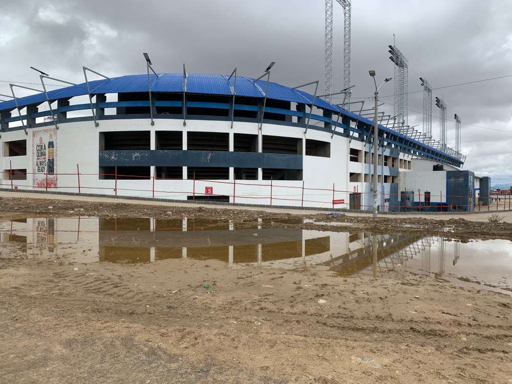 Luminarias del estadio de El Alto