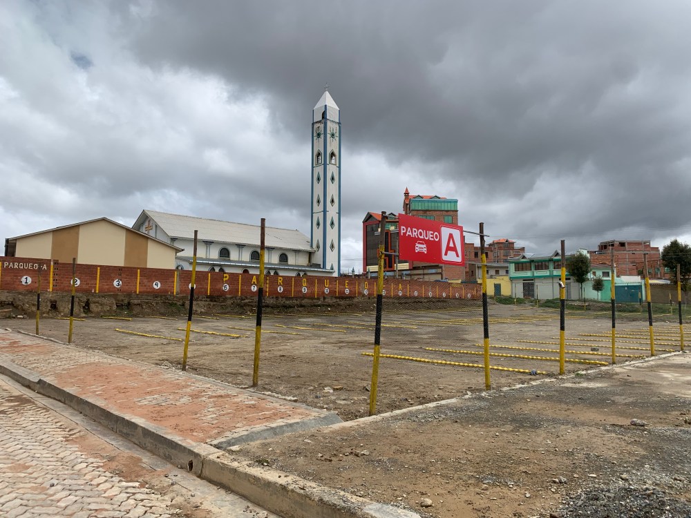 Parqueo de El Alto